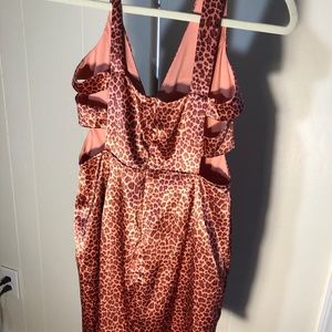 Sweet Storm  ,Size Small ,Peachy/ Burgandy  spots
